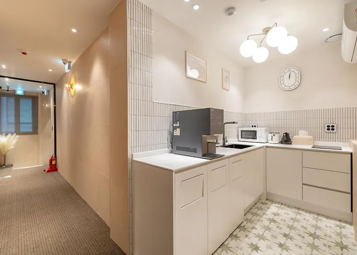 Hotel Moren Myeongdong 2*