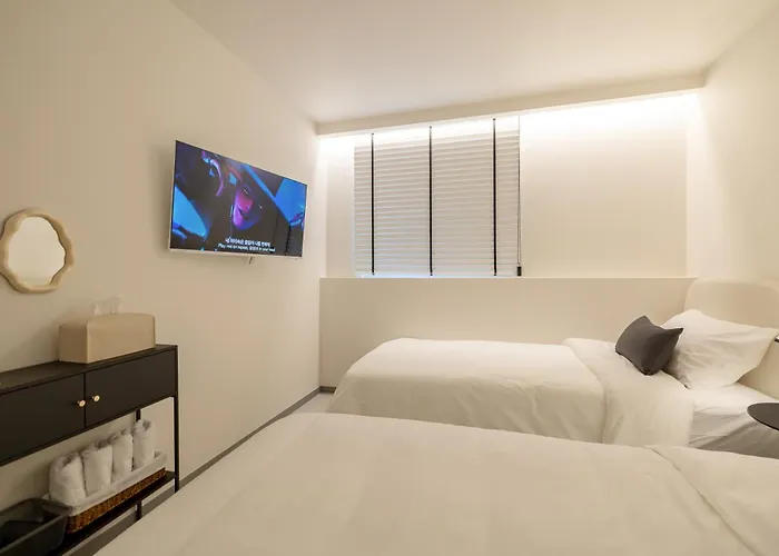 Hotel Moren Myeongdong 2*