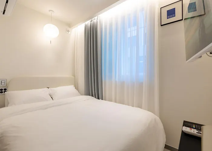 Hotel Moren Myeongdong 2*